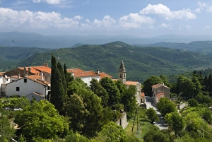 Images Dated 11th May 2007: View from town walls, Motovun, Istria, Croatia, Europe