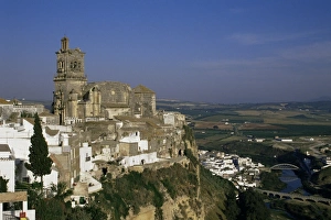 Cadiz Gallery: View of village