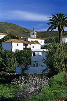 Betancuria Prints: View over village, Betancuria, Fuerteventura, Canary Islands, Spain, Europe