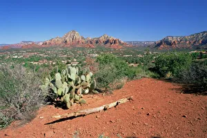 Sedona Gallery: View over West Sedona from the slopes of Table Top Mountain
