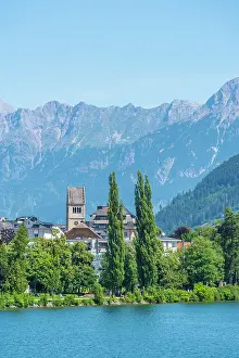 Zell Prints: View of Zell am See and Lake Zell on a sunny day, Zell am See, Salzburg, Austria, Europe