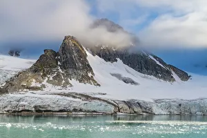 Minerals Prints: Views of the Vasilievbreen (Vasiliev Glacier)