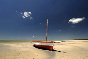 Images Dated 24th February 2008: Vilanculo (Vilankulo) Beach, Mozambique, Africa