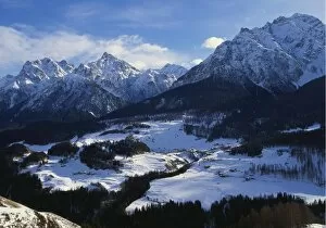 Images Dated 25th March 2009: Village of Ftan in the Alps, Engadin, Switzerland