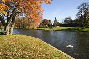 Images Dated 2nd November 2008: Village Green, East Hampton, The Hamptons, Long Island, New York State
