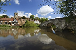 Maidstone Prints: Village and medieval bridge over the River Medway