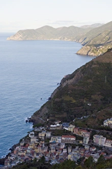 Images Dated 6th November 2009: Village of Riomaggiore, Cinque Terre, UNESCO World Heritage Site, Liguria, Italy, Europe