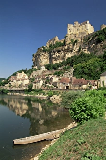 Village and River Dordogne, Beynac, Dordogne, Aquitaine, France, Europe