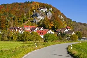 Images Dated 11th October 2010: The village of Veilbronn in autumn in the Franconian Switzerland, Franconia