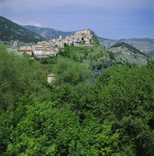 Lush Gallery: Villalago, Abruzzo