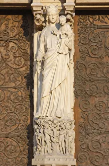 Images Dated 12th May 2008: Virgin and Child, Virgins Gate, west front, Notre Dame Cathedral