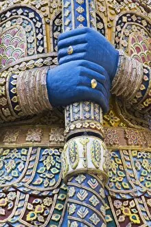 Images Dated 21st December 2007: Detail of Viruncamban statue, Royal Grand Palace, Rattanakosin District