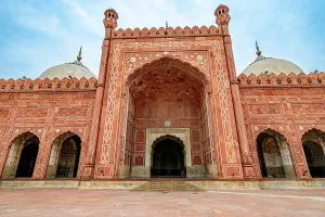Aesthetics Prints: Visit to Badshahi Mosque showcases detailed architecture in Lahore
