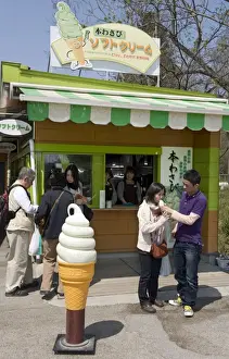 Nagano Prints: Visitors enjoying wasabi (Japanese horseradish) ice cream at the Daio Wasabi Farm in Hotaka
