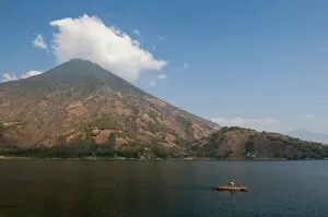 Images Dated 30th March 2009: Volcan San Pedro, Lake Atitlan, Guatemala, Central America