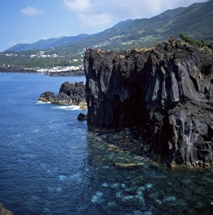 Sao Jorge Prints: Volcanic coastline