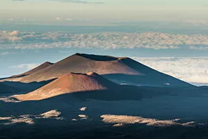 Dramatic Landscape Gallery: Volcanic cones on top of Mauna Kea, Big Island, Hawaii, United States of America, Pacific