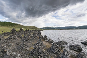 Stack Prints: Volcanic rock formations on the shores of White Lake