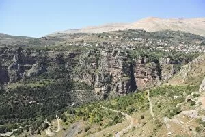 Images Dated 26th May 2006: Wadi Qadisha (Holy Valley), UNESCO World Heritage Site, Qadisha Valley