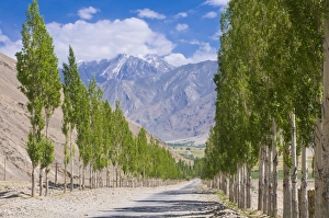 Images Dated 22nd August 2009: The Wakhan valley near Ishkashim with a view into Afghanistan, Tajikistan, Central Asia