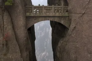 Walking Fairy Land Bridge, White Cloud Scenic Area, Mount Huangshan (Yellow Mountain)