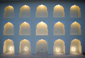 Wall with arches lit, one light bulb missing, Jaipur, Rajasthan, India, Asia