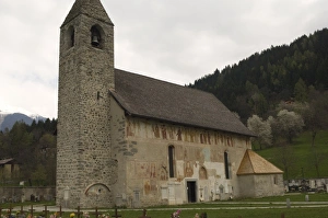 Images Dated 27th April 2008: Wall frescoes on the exterior of the ancient church of Chiesa di Vigilio