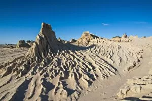 Images Dated 1st November 2008: Walls of China, a series of Lunettes in the Mungo National Park, part of the Willandra Lakes Region