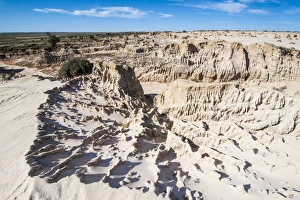 Images Dated 1st November 2008: Walls of China, a series of Lunettes in the Mungo National Park, part of the Willandra Lakes Region