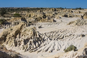 Images Dated 1st November 2008: Walls of China, a series of Lunettes in the Mungo National Park, part of the Willandra Lakes Region