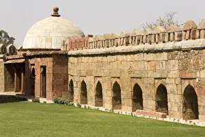 Travel Destinatio Prints: The walls which surround the Mausoleum of Ghiyas-ud-Din Tughluq at Tughluqabad in Delhi