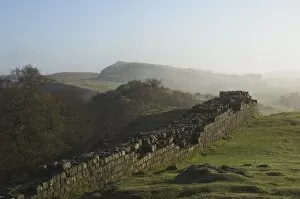 Hadrians Wall Collection: Walltown Crags looking east, Hadrians Wall, UNESCO World Heritage Site