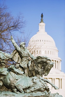 Images Dated 23rd March 2009: War memorial and The Capitol Building, Capitol Hill, Washington D.C. United States of America