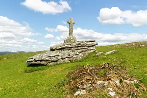 Fluffy Prints: War Remembrance Monument, Cave-Penney Memorial Cross 1918