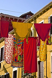 Castello Prints: Washing day, laundry drying, Castello