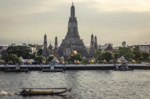 Wat Arun Prints: Wat Arun and Chao Phraya River, Bangkok, Thailand