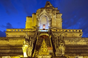 Chiang Mai Prints: Wat Chedi Luang Worawihan temple, Chiang Mai, Thailand, Southeast Asia, Asia