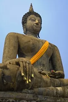 Images Dated 24th February 2007: Wat Mahathat, Sukhothai Historical Park, UNESCO World Heritage Site, Sukhothai Province, Thailand