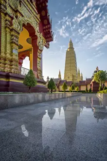 Wat Mahathat Watchiramongkhon (Wat Bang Thong) in Krabi, Thailand, Southeast Asia, Asia