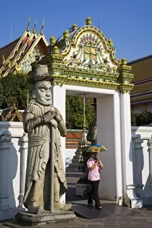 Images Dated 22nd December 2007: Wat Pho Temple, Rattanakosin District, Bangkok, Thailand, Southeast Asia, Asia