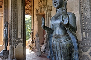Images Dated 29th September 2006: Wat Phra Keo, original location of the Emerald Buddha, seized by the Thais in 1778