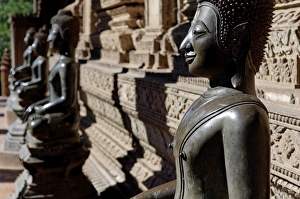 Images Dated 29th September 2006: Wat Phra Keo, original location of the Emerald Buddha, seized by the Thais in 1778