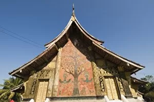 Images Dated 6th January 2008: Wat Xieng Thong, Luang Prabang, UNESCO World Heritage Site, Laos, Indochina
