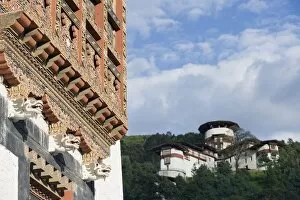 Images Dated 1st October 2009: Watch tower at Trongsa Dzong (Chokhor Raptentse), dating from 1648, Bhutan, Asia