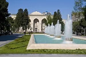 Images Dated 27th May 2010: Water fountain in the center of Baku, Azerbaijan, Central Asia, Asia
