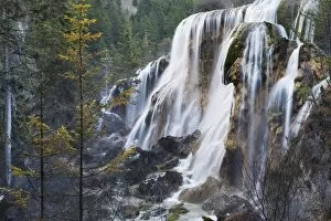 Images Dated 29th November 2008: Waterfall, Jiuzhaigou National Park, UNESCO World Heritage Site, Sichuan Province