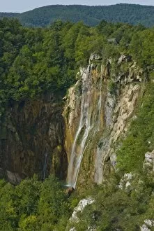 Images Dated 15th August 2008: Waterfall in the Plitvice Lakes National Park, UNESCO World Heritage Site