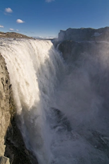 Images Dated 7th June 2009: Waterfall splashing into gorge, Dettifoss, Jokulsarglijufur National Park