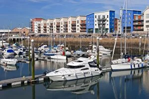 Images Dated 3rd June 2009: Waterfront apartments and luxury yachts in Albert Marina, St. Helier, Jersey