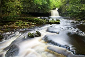Freshness Prints: West Burton Waterfall, West Burton, Wensleydale, Yorkshire Dales National Park